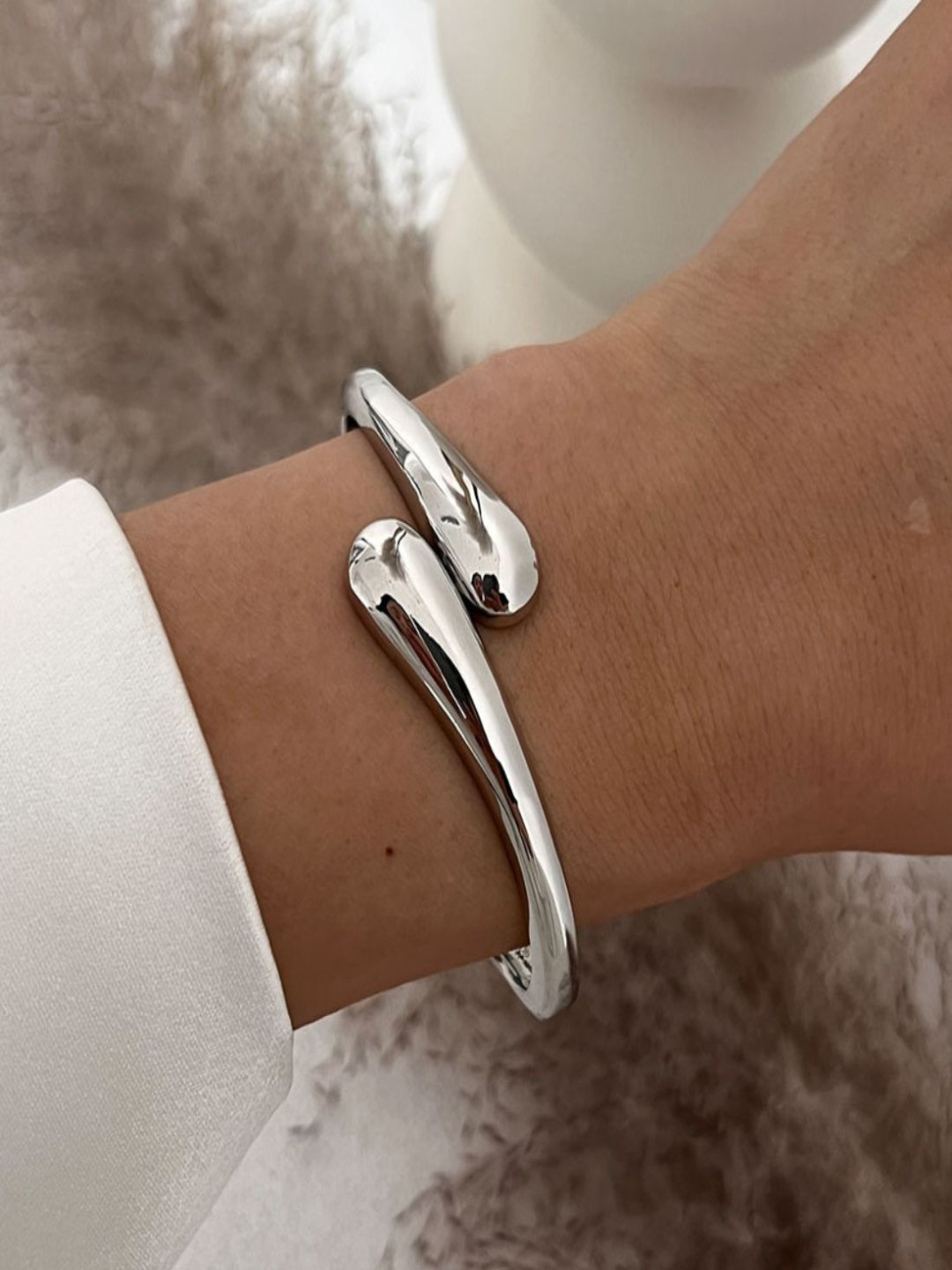 AQUASTREET Silver Plated Glossy Open Cuff Bangle Bracelet