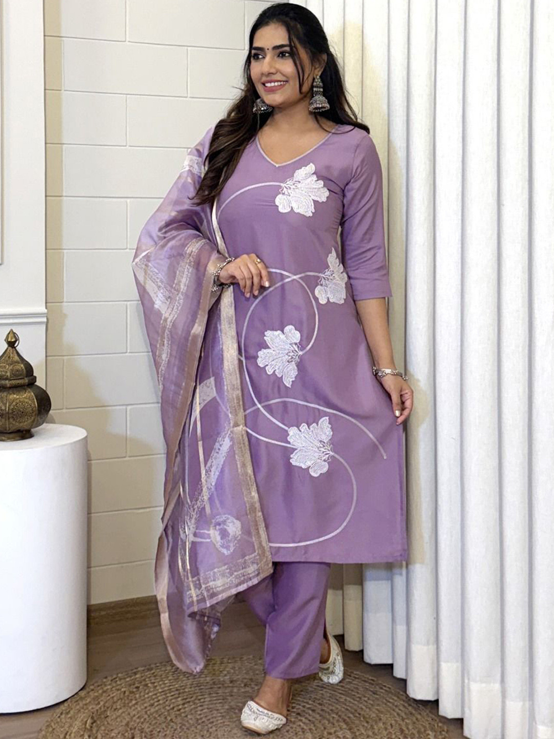 Hippon Kurti Floral Embroidered V-Neck Thread Work Straight Kurta With Trousers & Dupatta