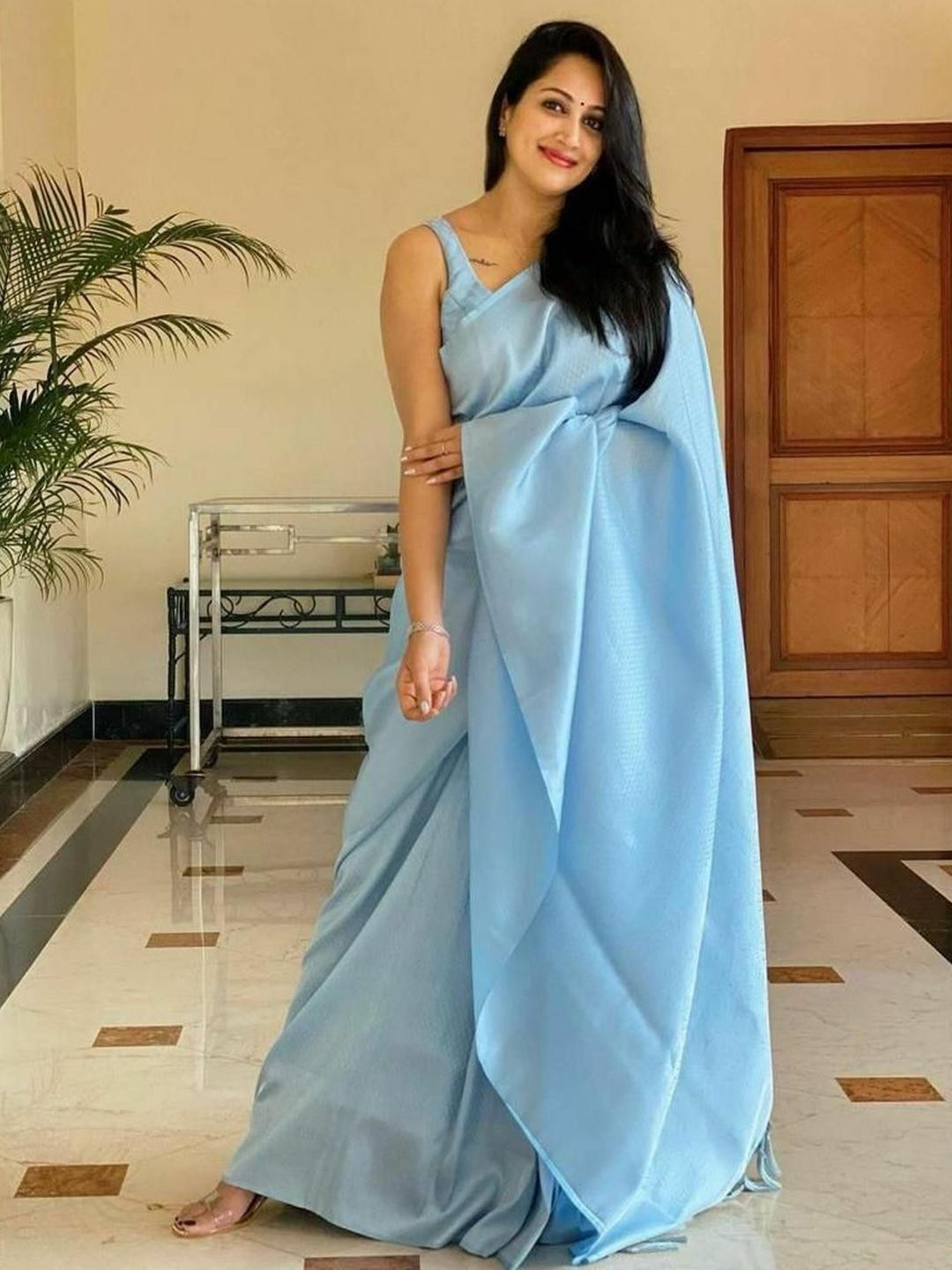 GHAN SALS Women Turquoise Blue Solid Zari Silk Blend Kanjeevaram Saree