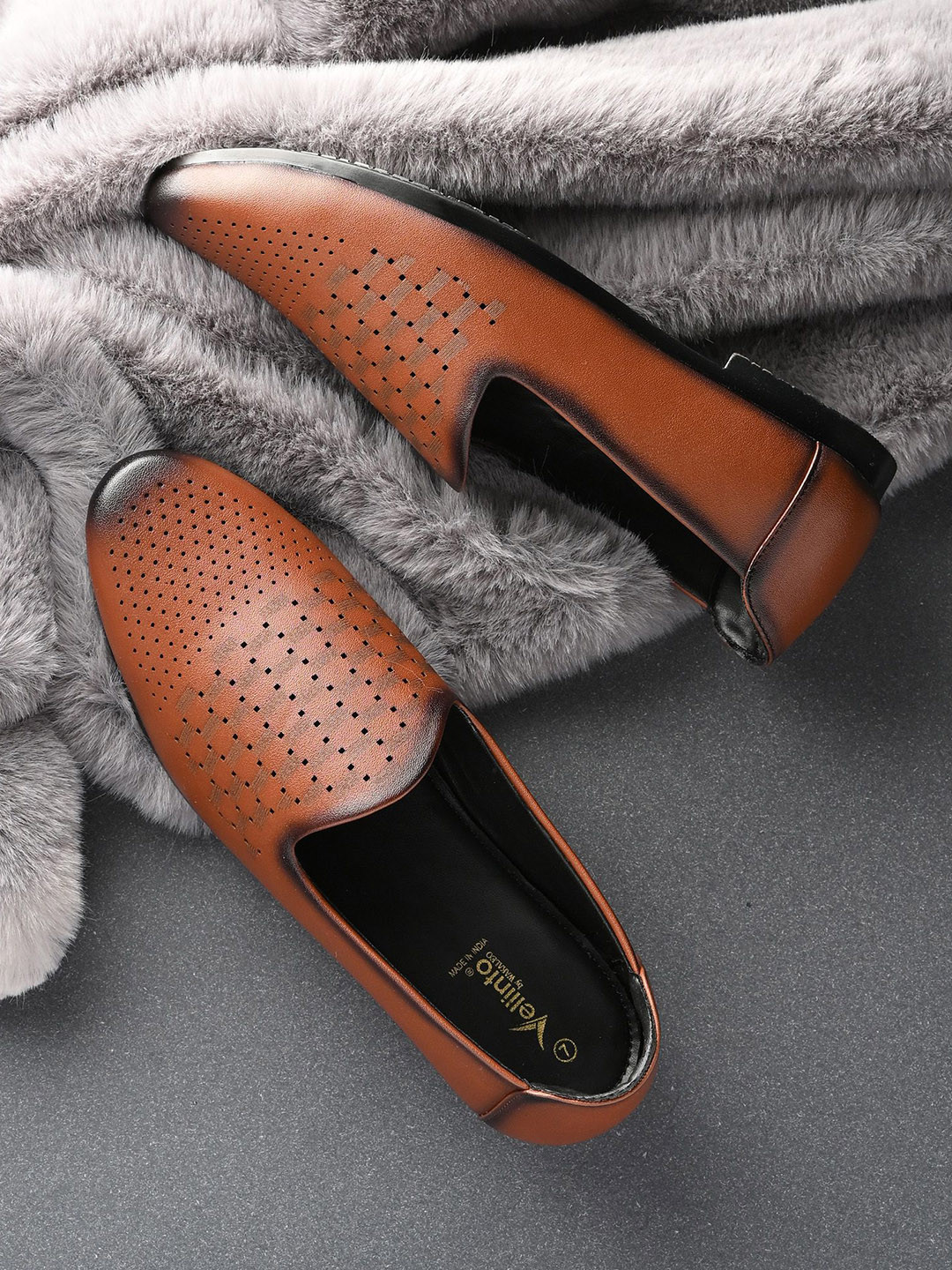 Vellinto Men Mojaris with Laser Cuts