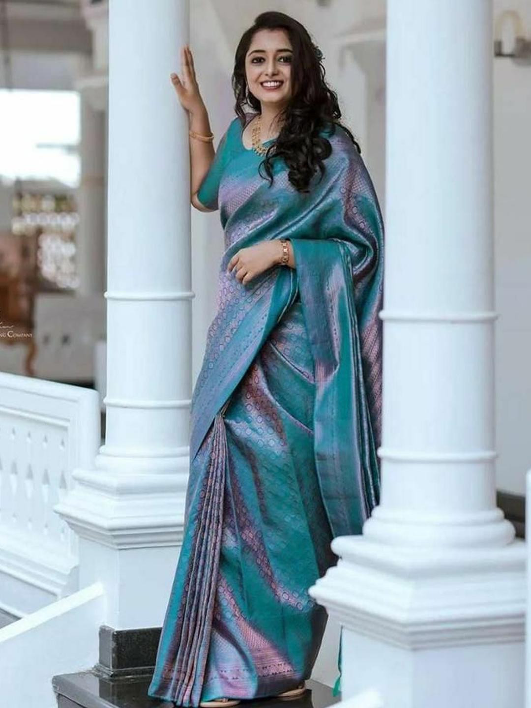 GHAN SALS Ethnic Motifs Zari Silk Blend Kanjeevaram Saree