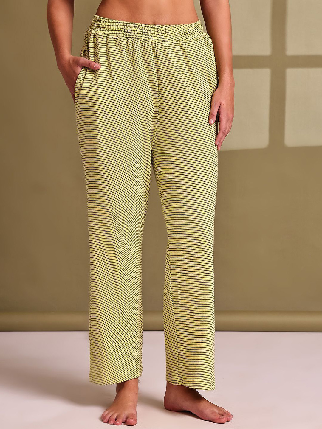 TAG 7 Women Stripes Printed Cotton Mid Rise Lounge Pants