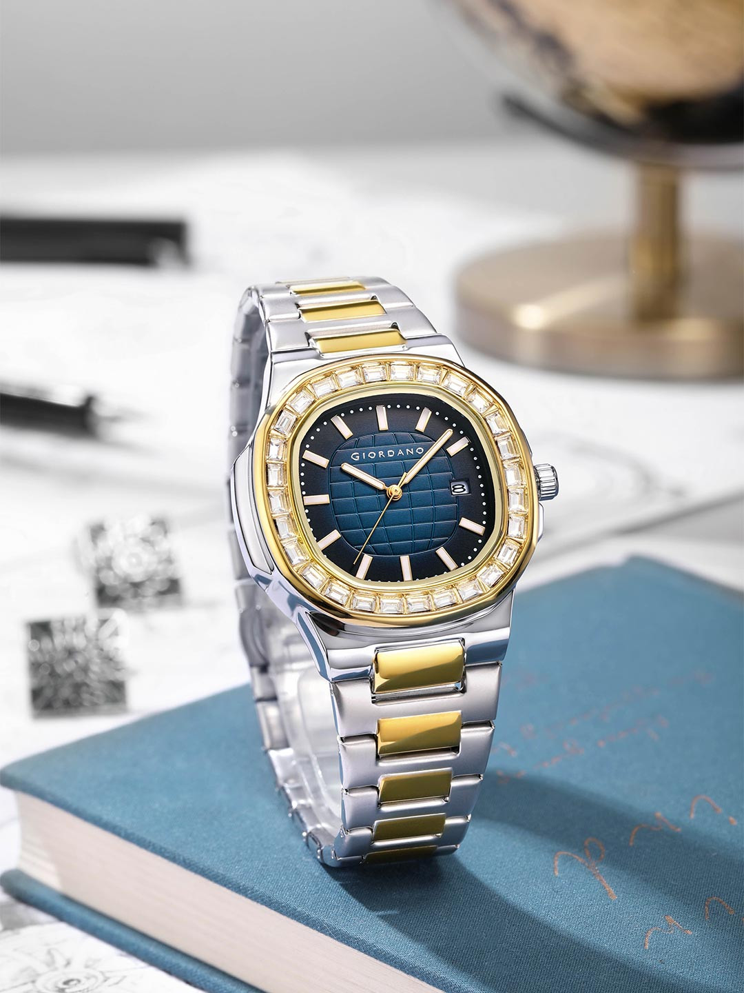 GIORDANO Men Embellished Dial & Stainless Steel Straps Analogue Watch GZ-50137-33