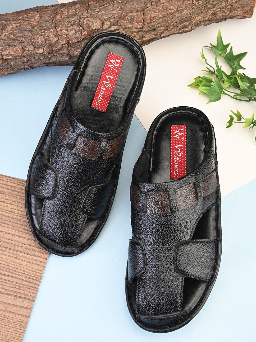 WAINERS Heritage Tread Men Textured Leather Water Repellent Upper Comfort Sandals