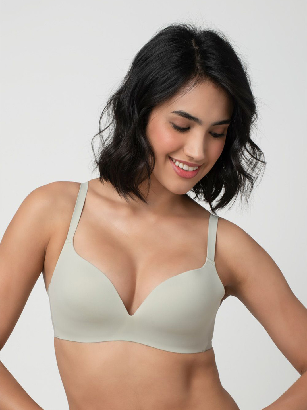 bodyline AirLight featuring Medium Coverage Lightly Padded Plunge Bra