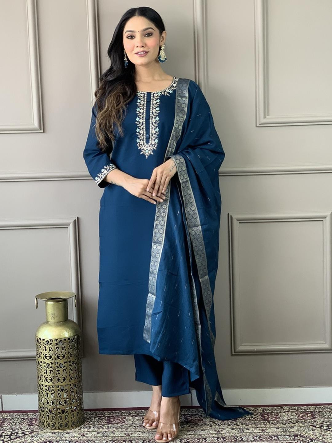 ATOXIC Women Blue Printed Pure Silk Embroidered Round Neck Kurta Sets