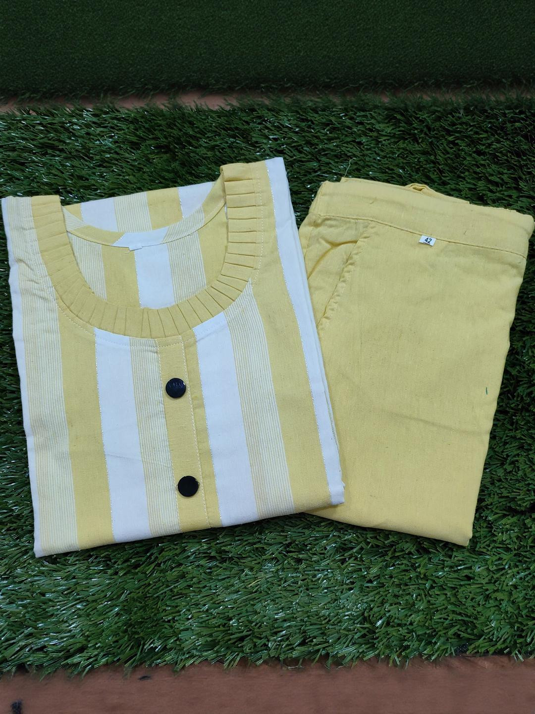 MISBA COLLECTION Striped Round Neck Kurta And Trousers With Dupatta