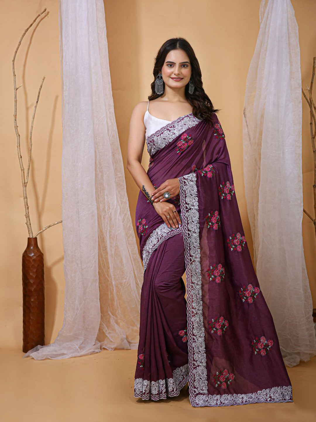KAYOMMI Floral Embroidered Silk Ilkal Saree