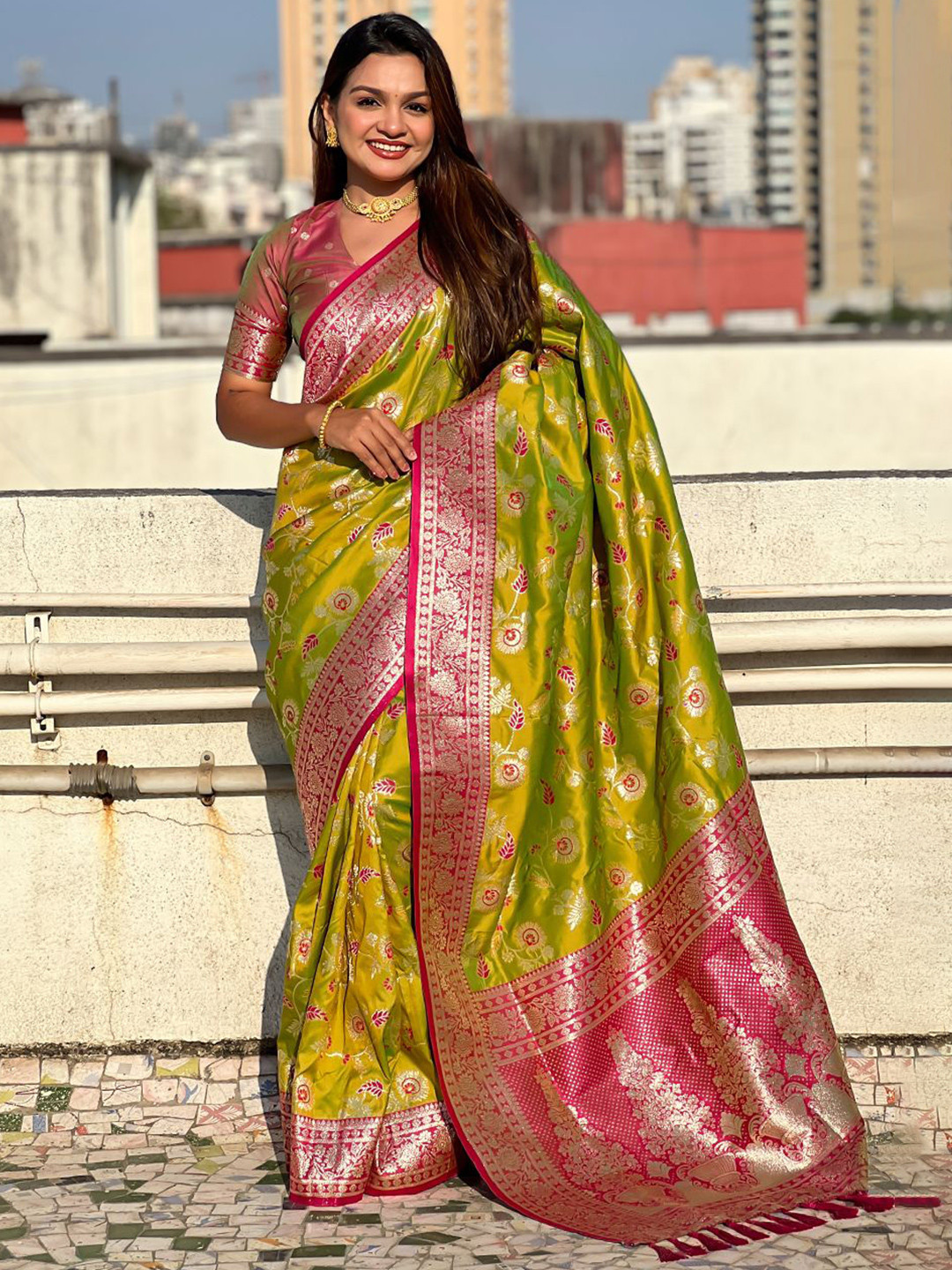 Nayanthara Trends Woven Design Zari Designer Banarasi Saree
