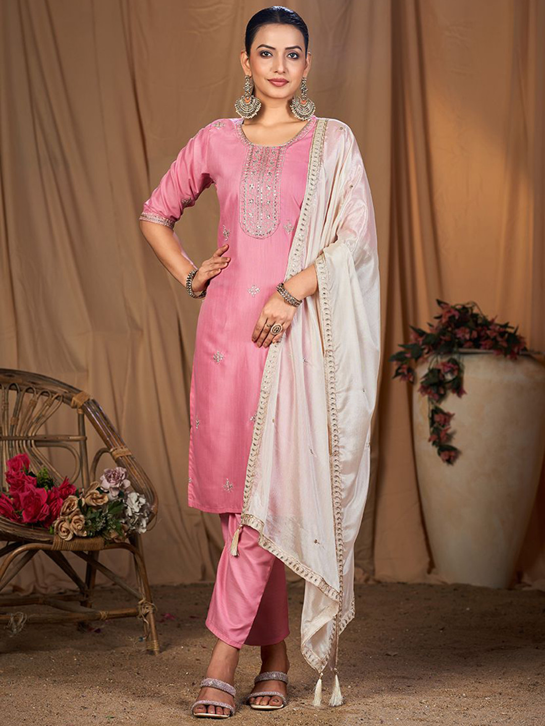MAA BHAKTI ENTERPRISE Ethnic Motifs Embroidered Kurta With Trousers & Dupatta