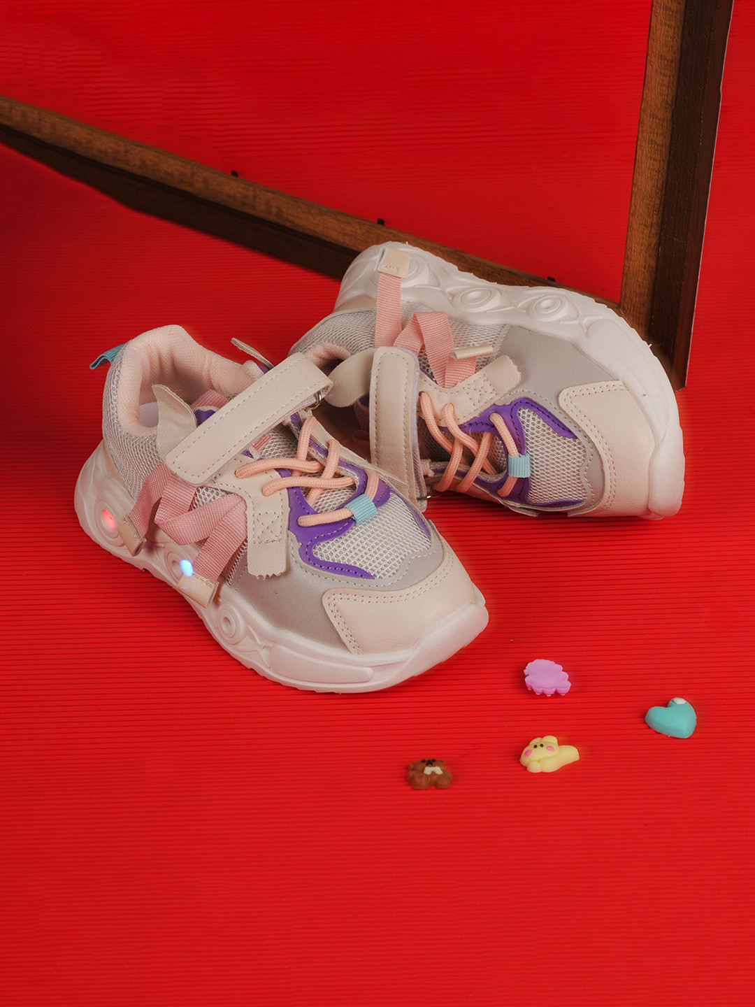 FEETWELL SHOES Girls Colourblocked Sneakers With LED