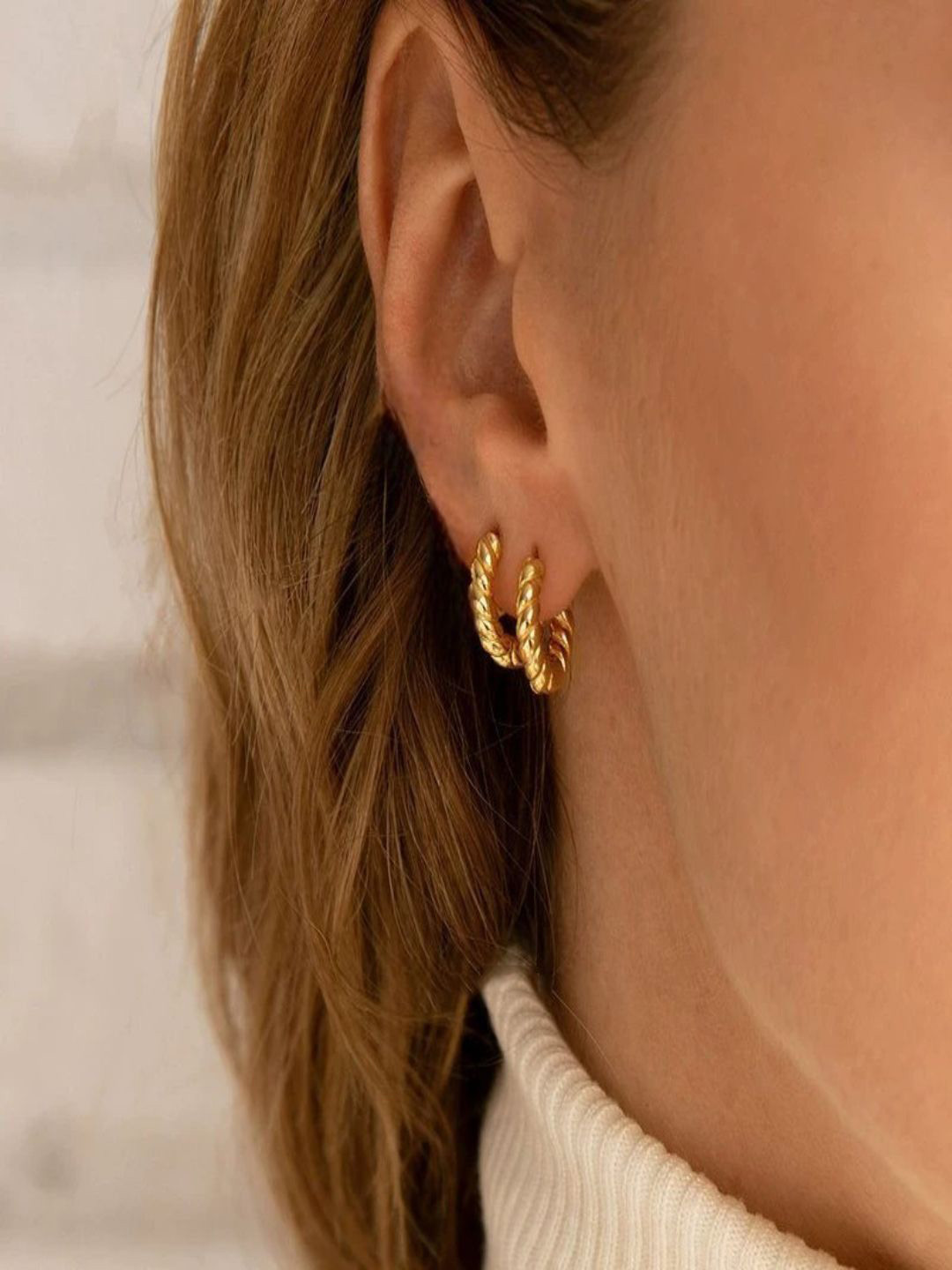 AQUASTREET Set of 2 Pairs of 18K Plated Waterproof Anti-Tarnish Twisted Hoop Earrings