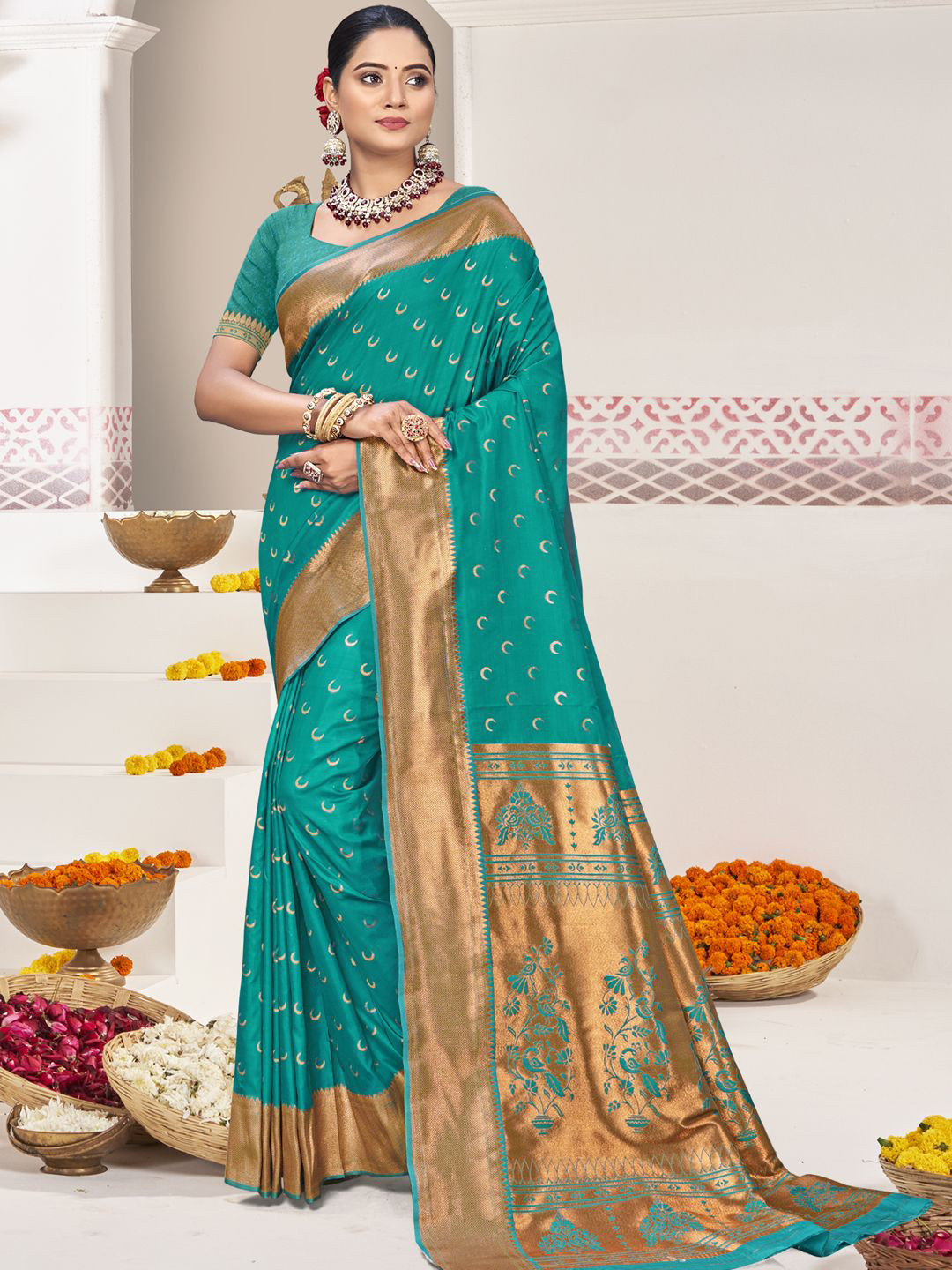DEVATITHI Women Teal Blue Silk Saree