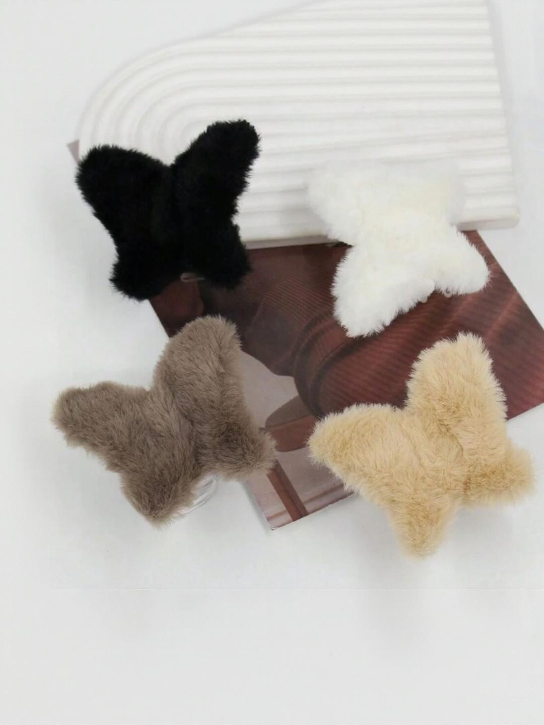 DIVASTRI Women Set of 4 Butterfly Shaped Plastic Fur Claw Clip