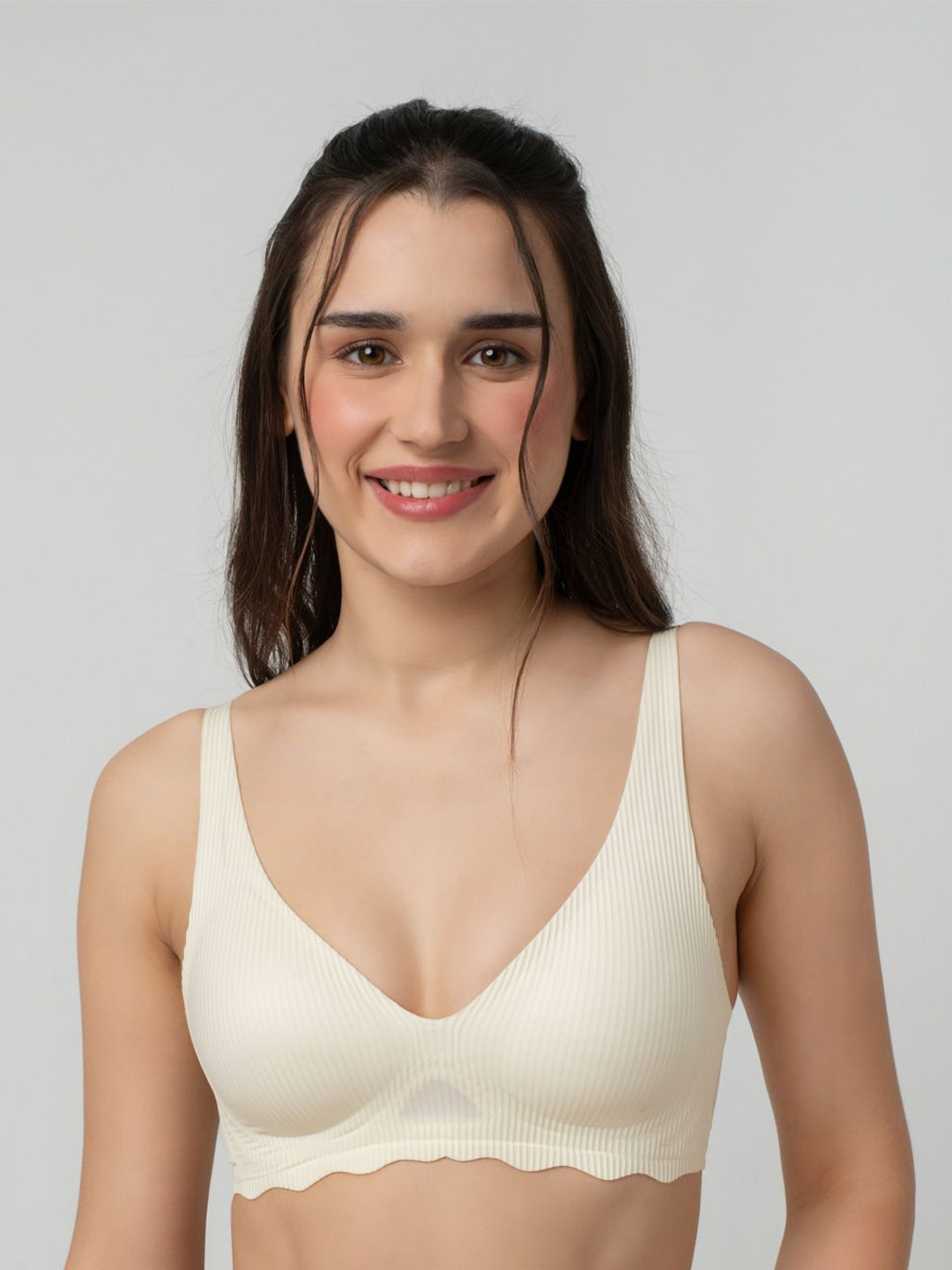 bodyline Vanilla Medium Coverage Lightly Padded Seamless Plunge Bra