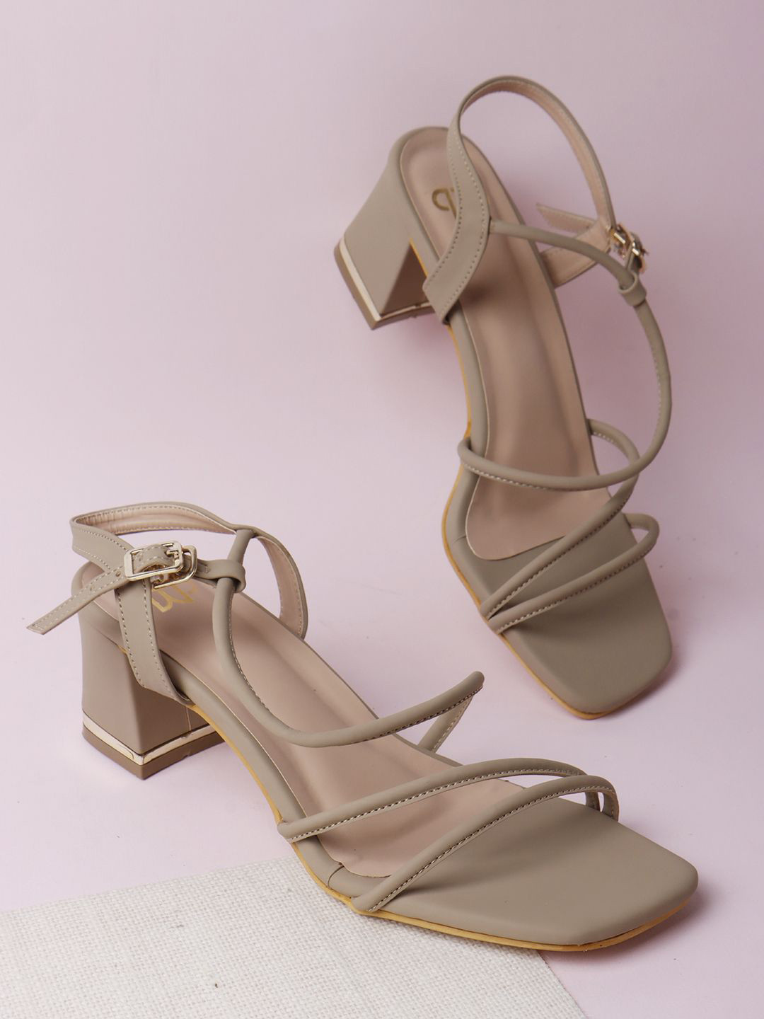 THE WHITE POLE Women Block Sandals with Bows