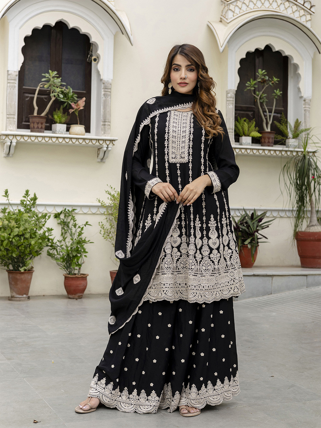 Trendmalls Ethnic Motifs Embroidered Regular Straight Style Kurta & Sharara With Dupatta