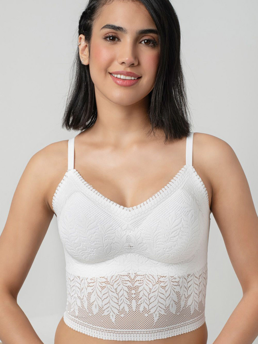 bodyline Women Self-Designed Lace-Trim Padded Scalloped Neck Camisoles