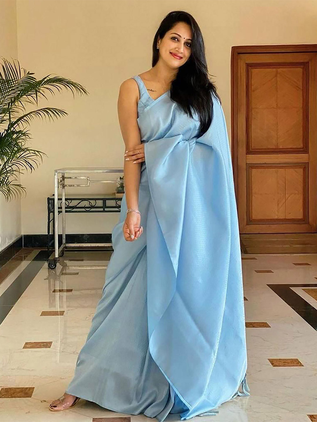 Mitera Solid Banarasi No Border Saree