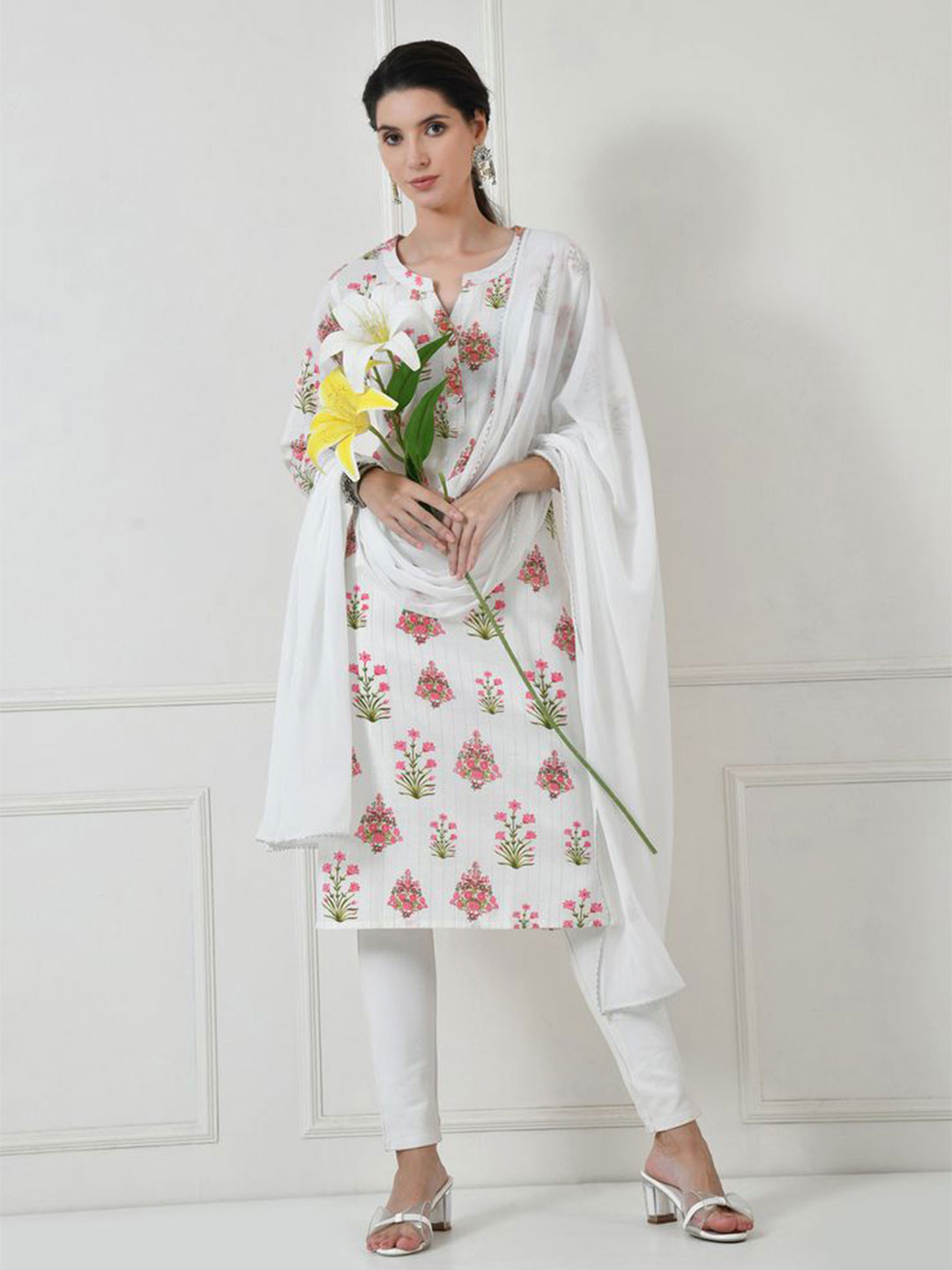 Brainbees Women Floral Printed Pure Cotton Kurtas