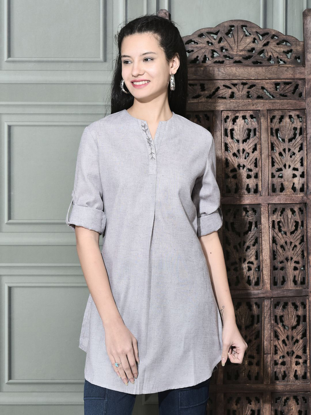 FUTURO Mandairan Collar Roll-Up Sleeves Styled Back Longline Top