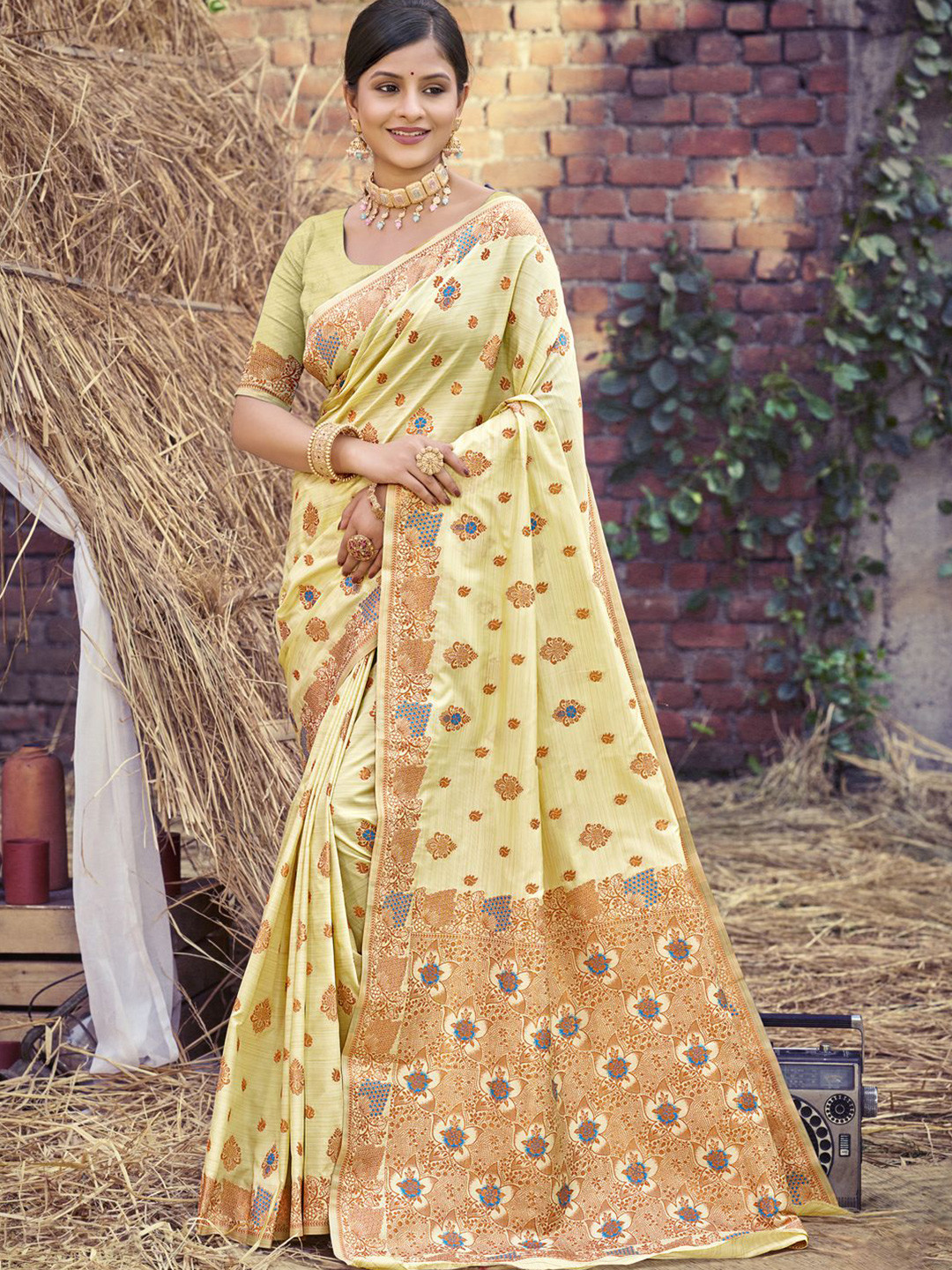 DEVATITHI Light Yellow Silk Saree