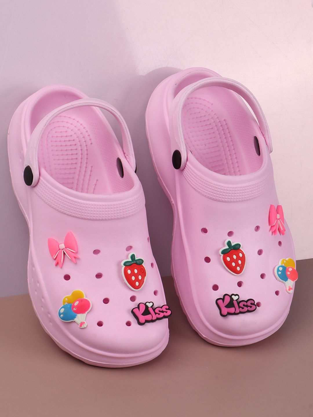 ZAPATOZ Women Self Design Clogs