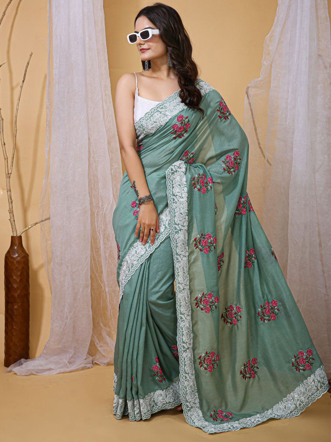 KAYOMMI Floral Embroidered Silk Ilkal Saree