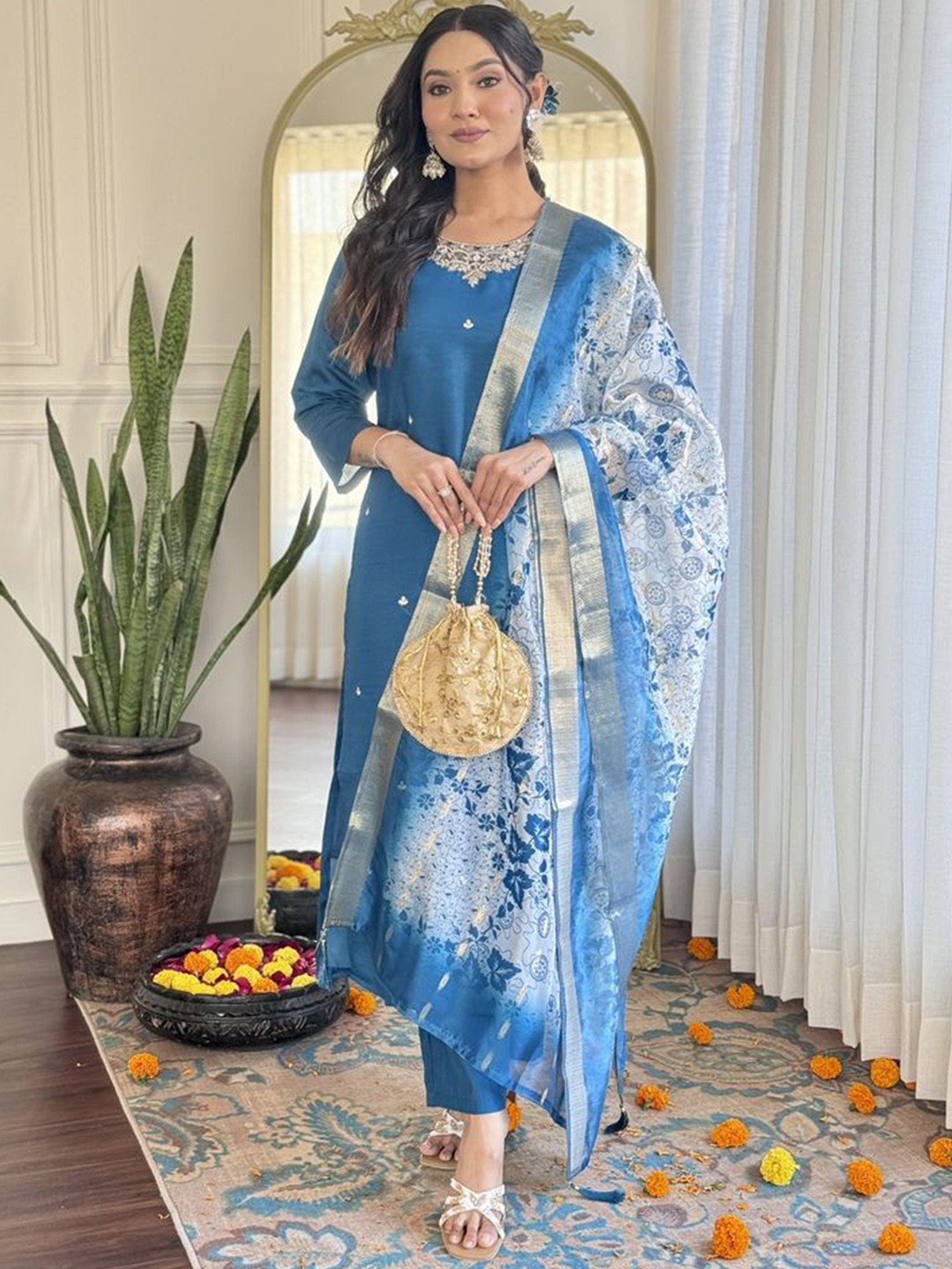 AG TEXTILE Embroidered Chanderi Silk Kurta With Trousers & Dupatta