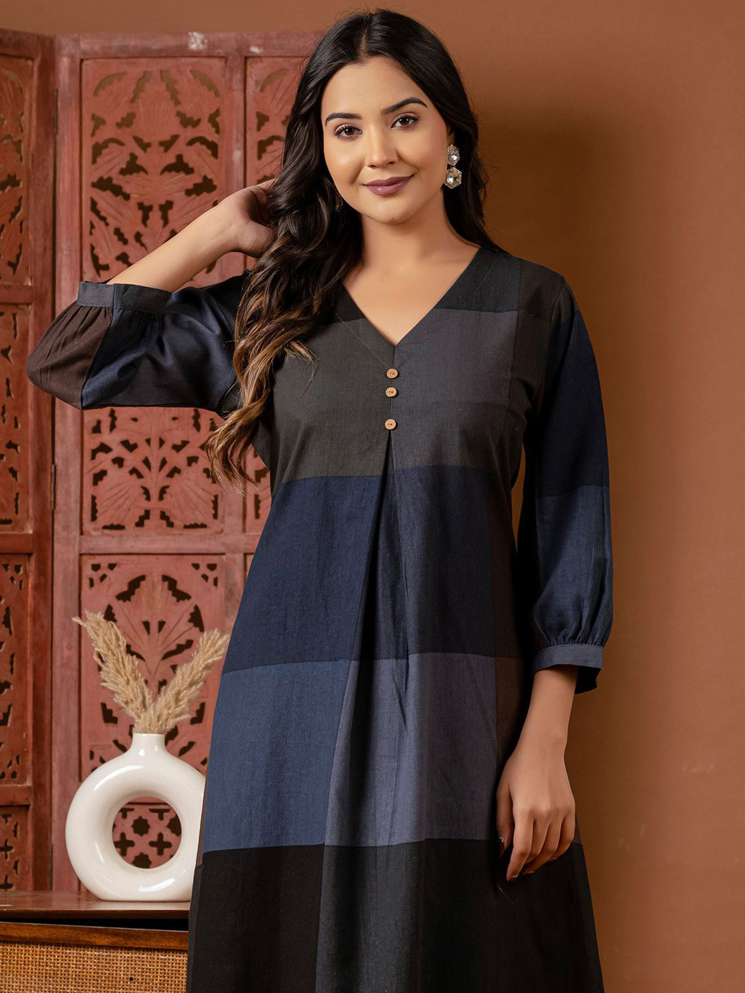 Indo Era Colourblocked V-Neck A-Line Kurta With Trousers