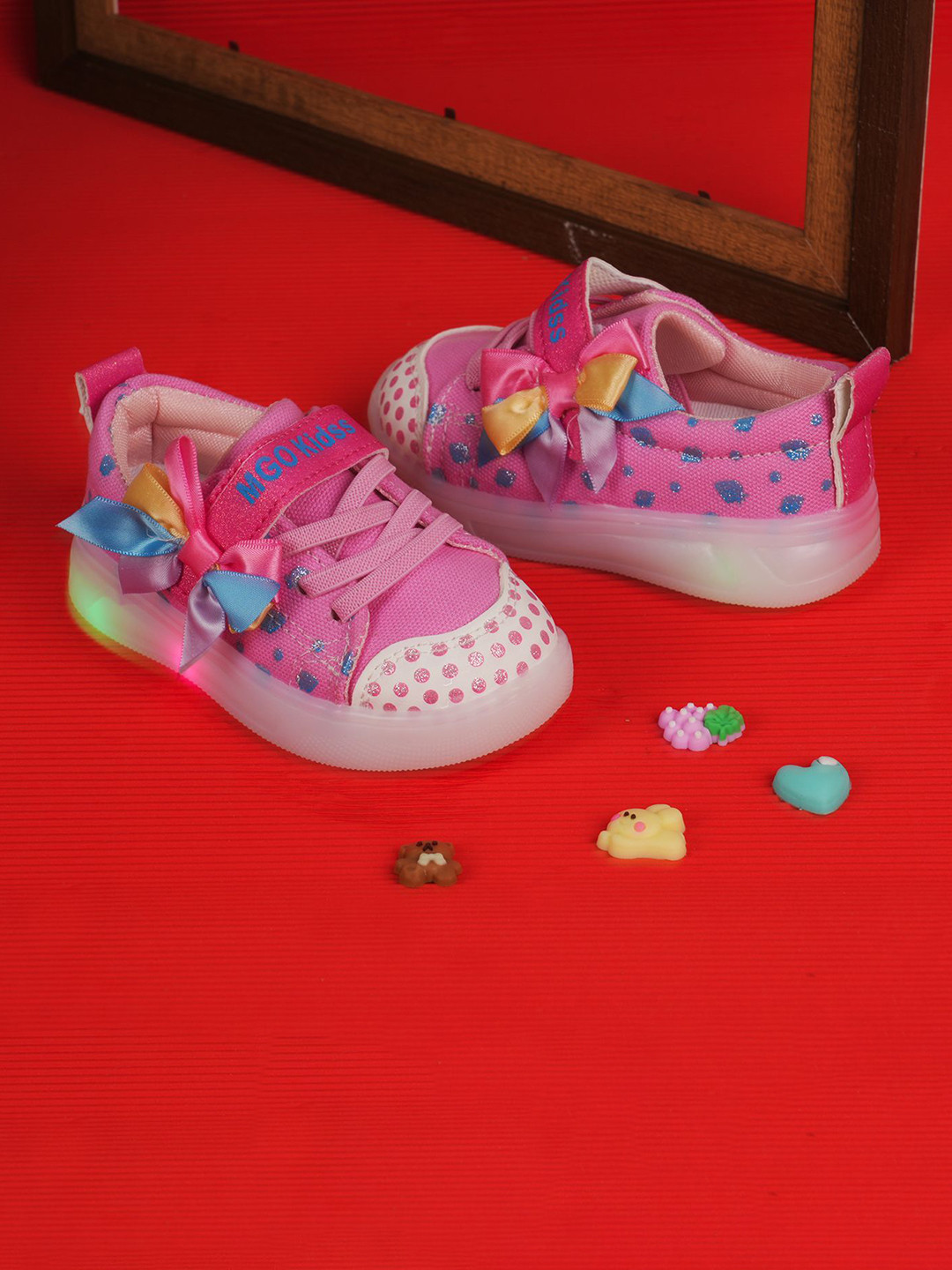 Happy Feet Girls Colourblocked Sneakers With Led