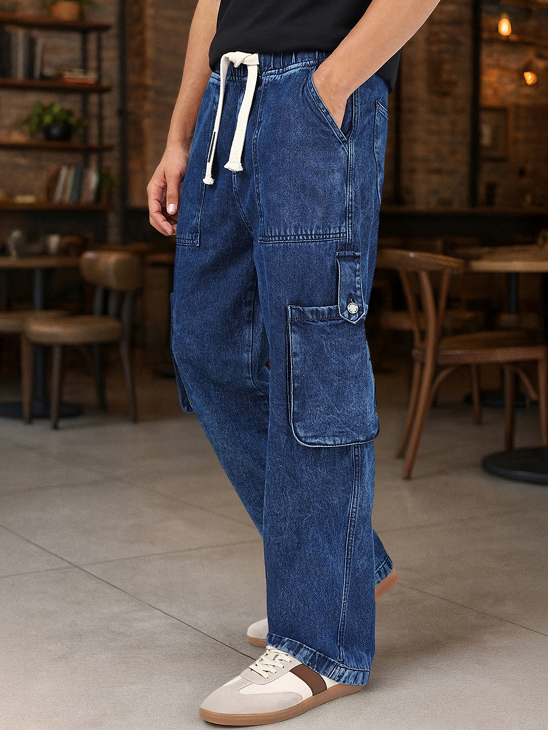 Bewakoof Men Blue Washed Straight Fit Cargo Mid-Rise Jeans