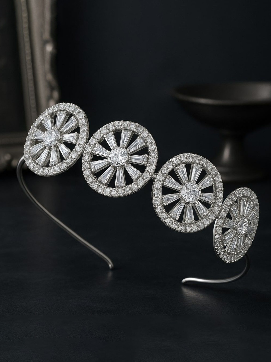 MUKUTIQUE Women Metal Hairband