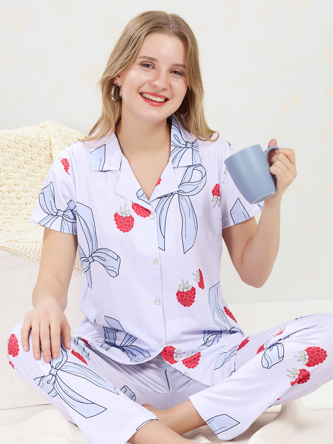 PASTEL CLIP Graphic Printed Short Sleeves Shirt With Pyjamas