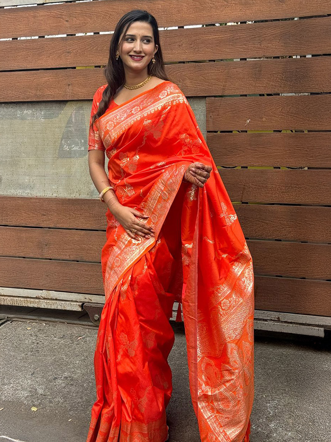 Nayanthara Trends Woven Design Zari Banarasi Saree With Blouse Piece