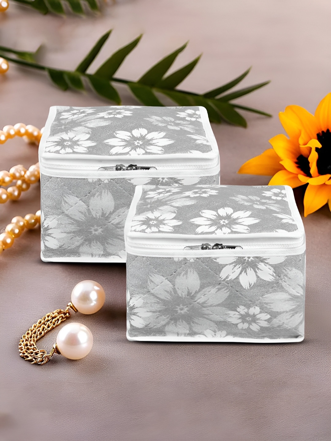 Aura Grey & White 2 Pieces Printed Square Makeup Storage Bag Organisers