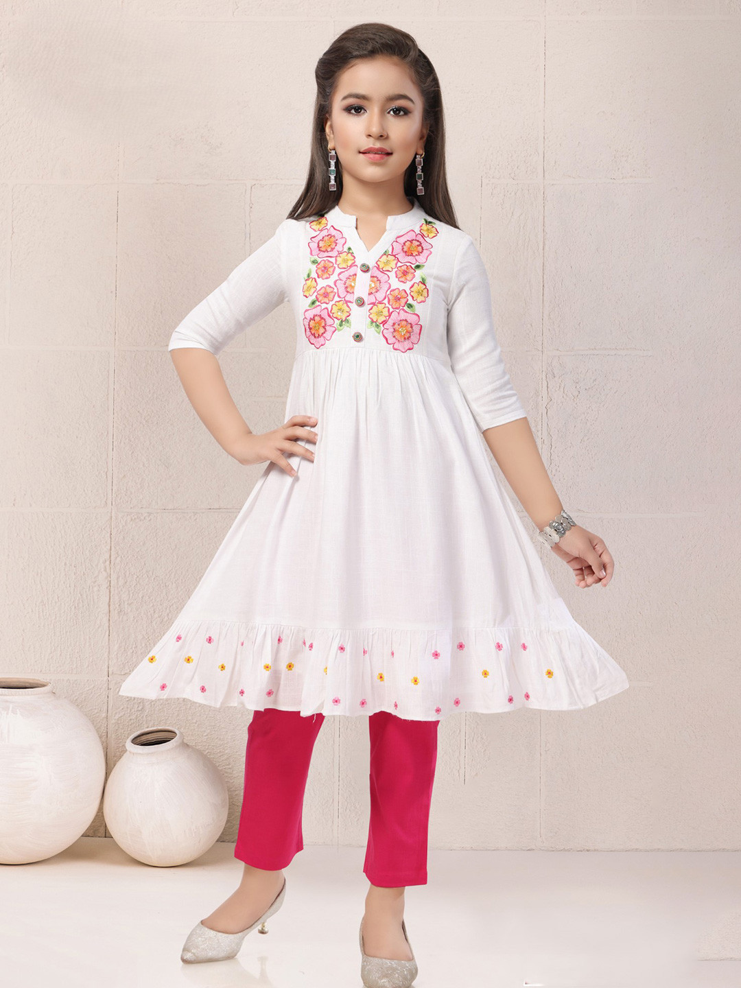MASTARANG Girls Floral Embroidered Mandarin Collar Thread Work A-Line Kurta With Trousers
