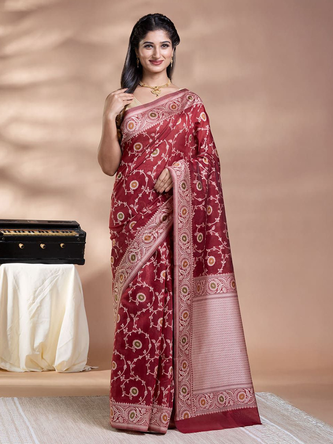 PALLU PATARI Floral Woven Design Banarasi Saree