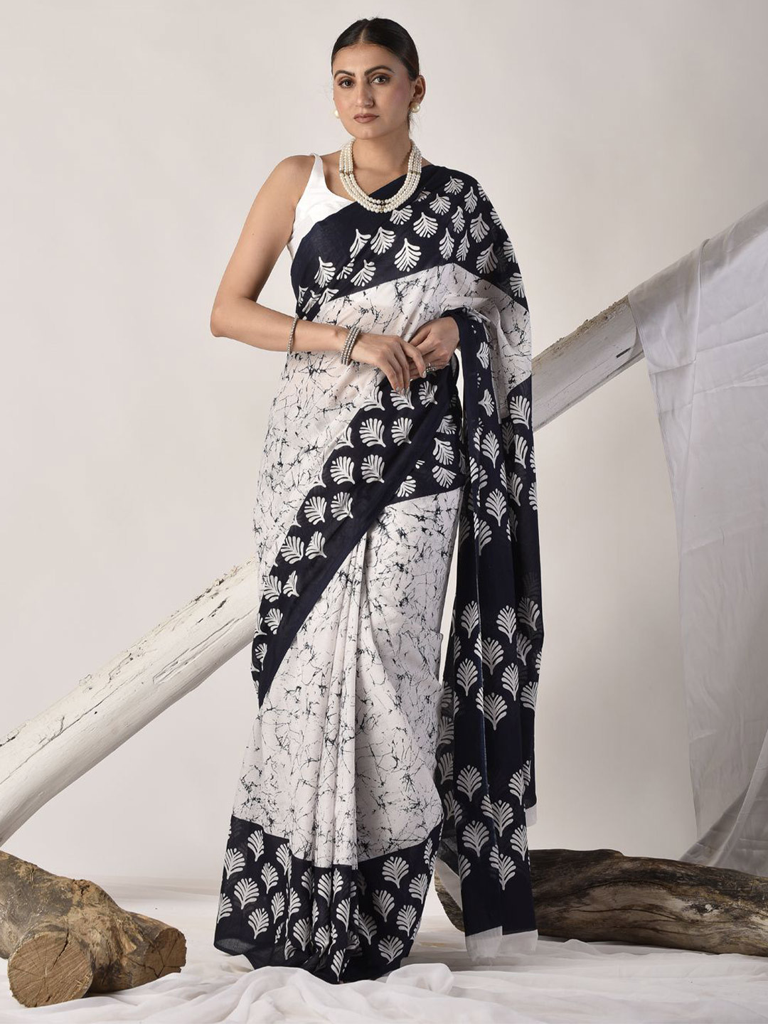 sutra attire White Hand Block Printed Pure Cotton Saree