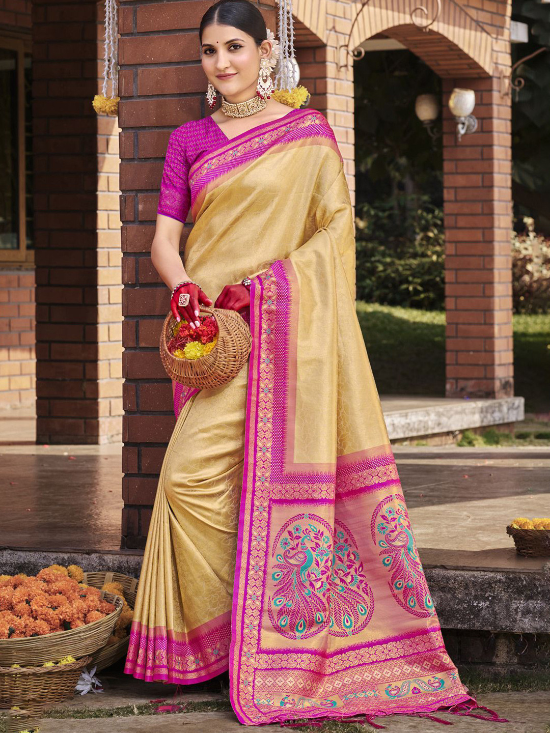 DEVATITHI Women Beige Silk Saree
