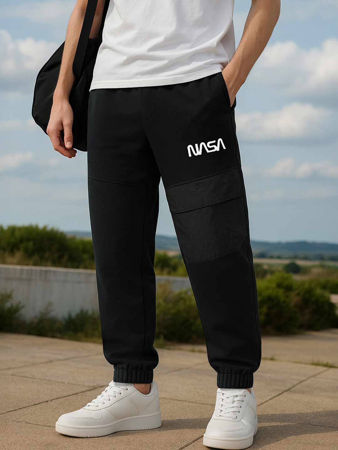 Bewakoof OFFICIAL NASA MERCHANDISE Men's Black NASA Typography Oversized Cargo Joggers