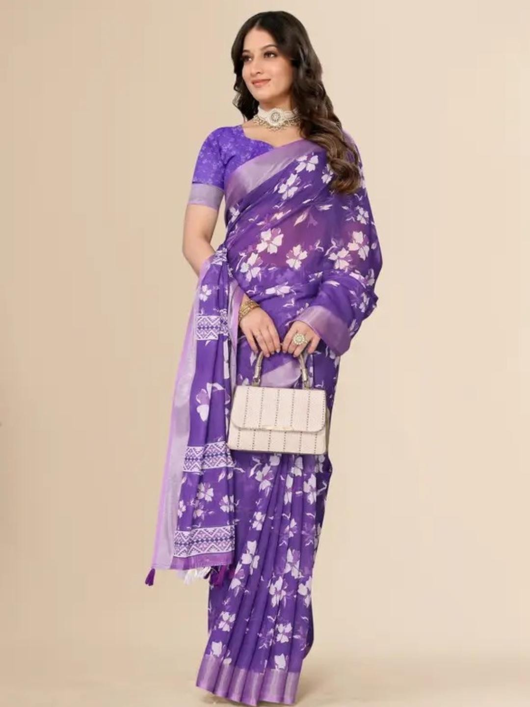 santro sarees Off White Silk Blend  Sarees