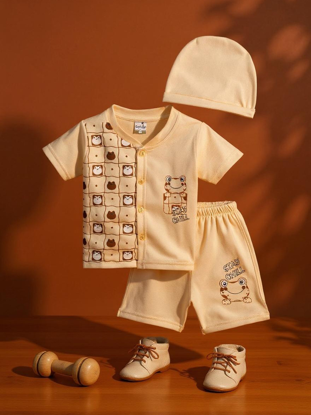 Kidszi Infant Boys Printed Pure Cotton Jhabla With Shorts & Beanie