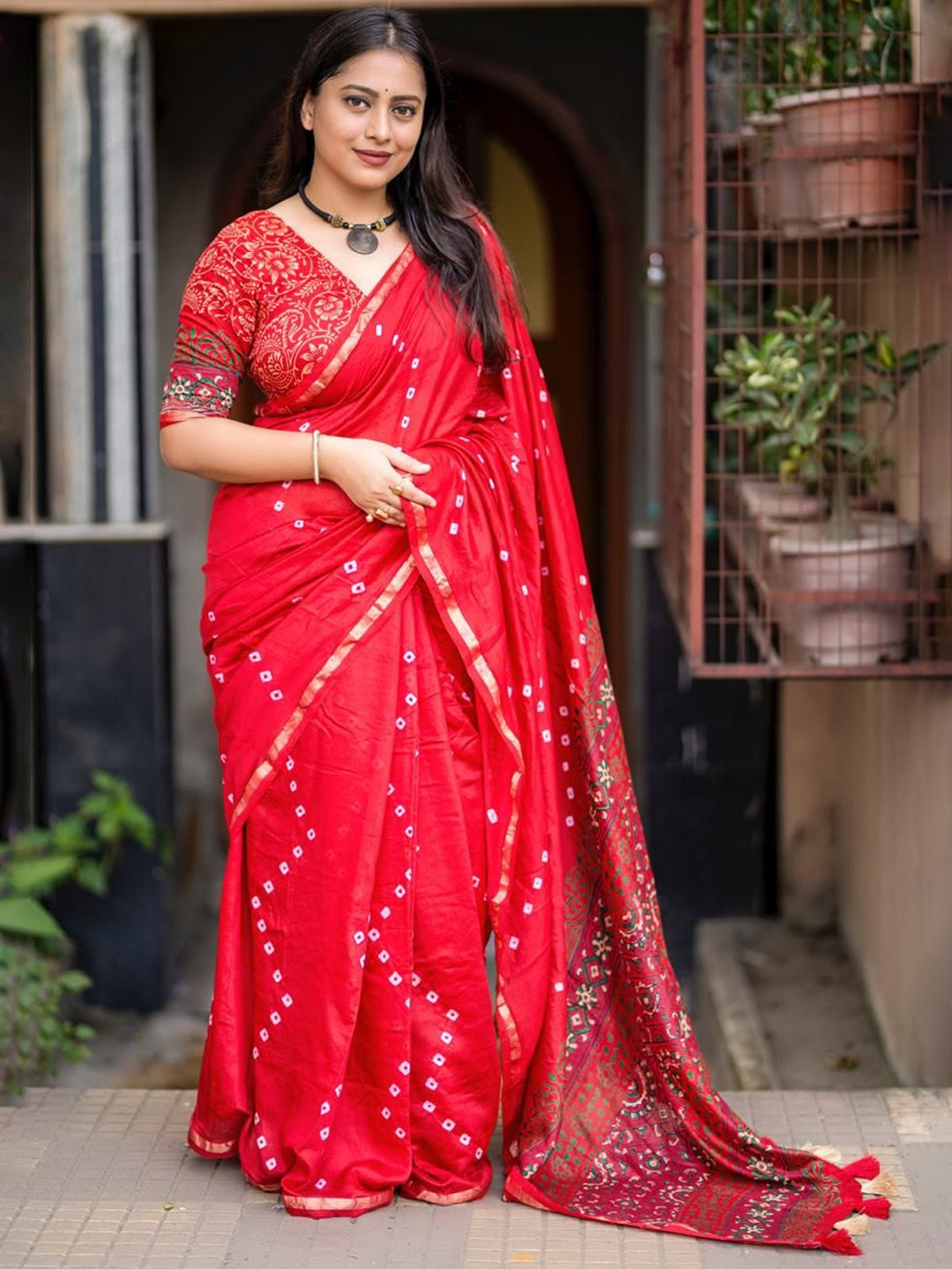 KALINI Red Printed Cotton Blend Bandhani Sarees