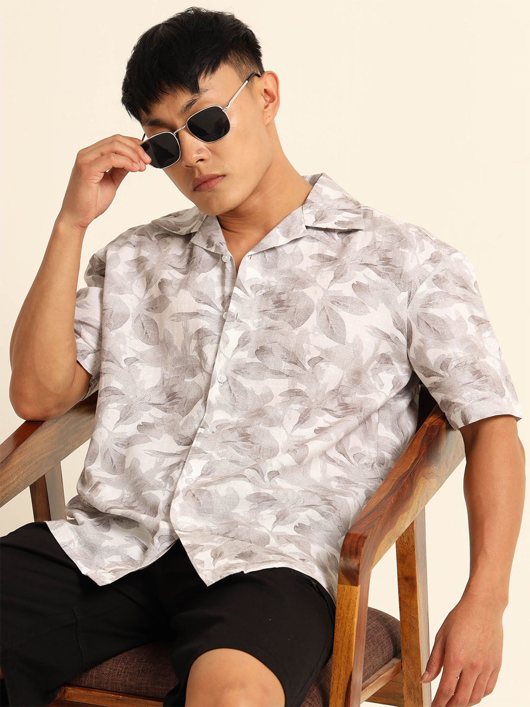 Men Relaxed Fit Floral Printed Cotton Casual Shirt