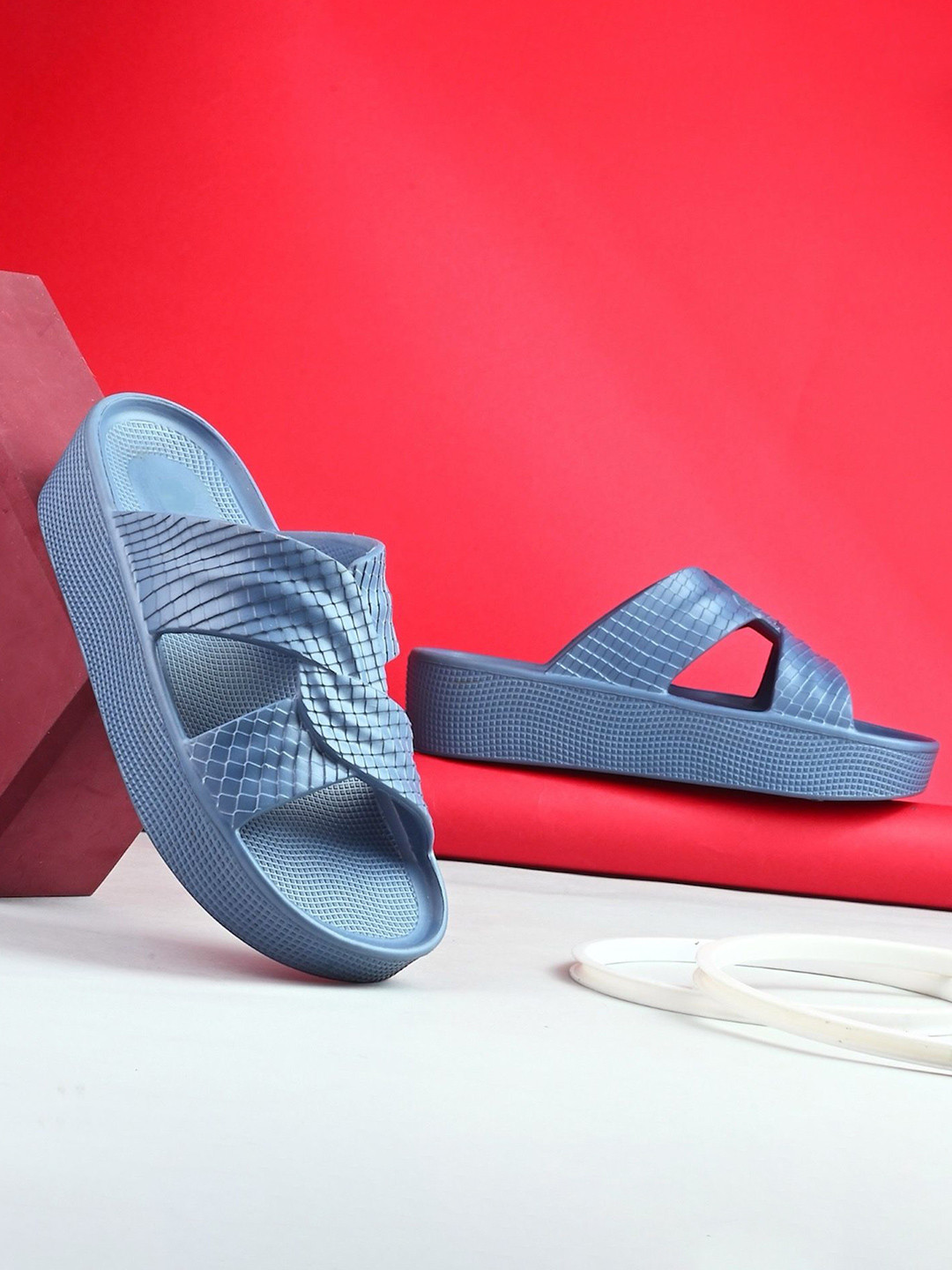 Deflow Criss Cross Straps Sliders