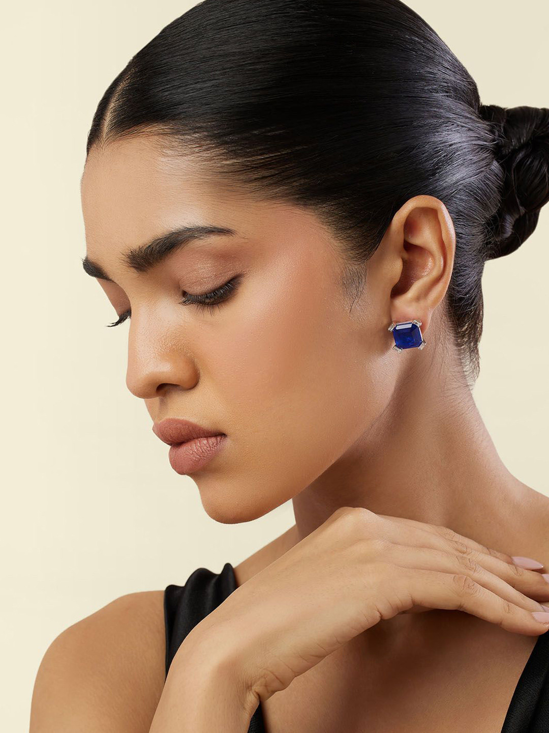 Isharya Rhodium Plating Majesty Square Studs Earrings