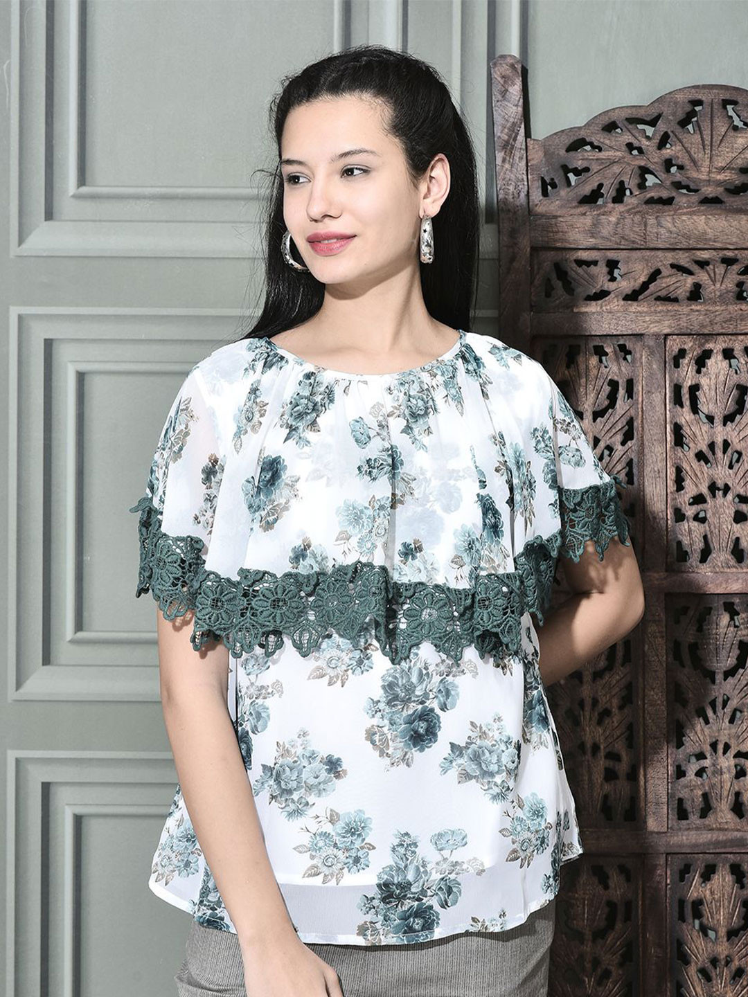 FUTURO Floral Printed Cape Sleeve Georgette Top