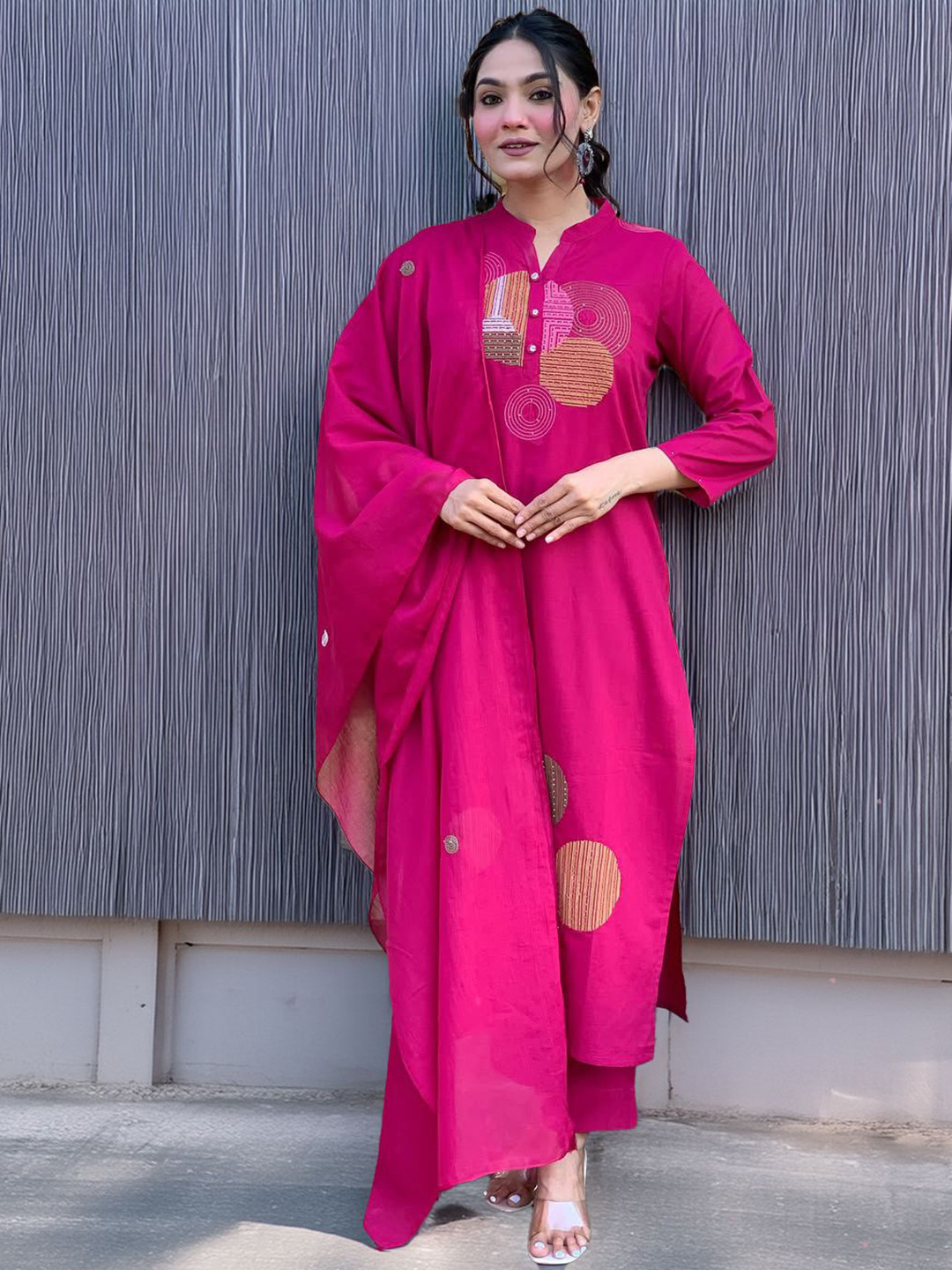 FAST FASHIONS Women Geometric Embroidered Kurta with Trousers & Dupatta