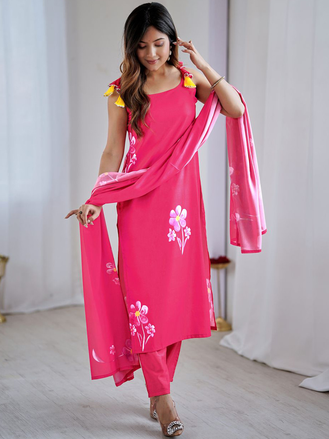 AG TEXTILE Floral Printed Shoulder Straps Straight Kurta With Trousers & Dupatta